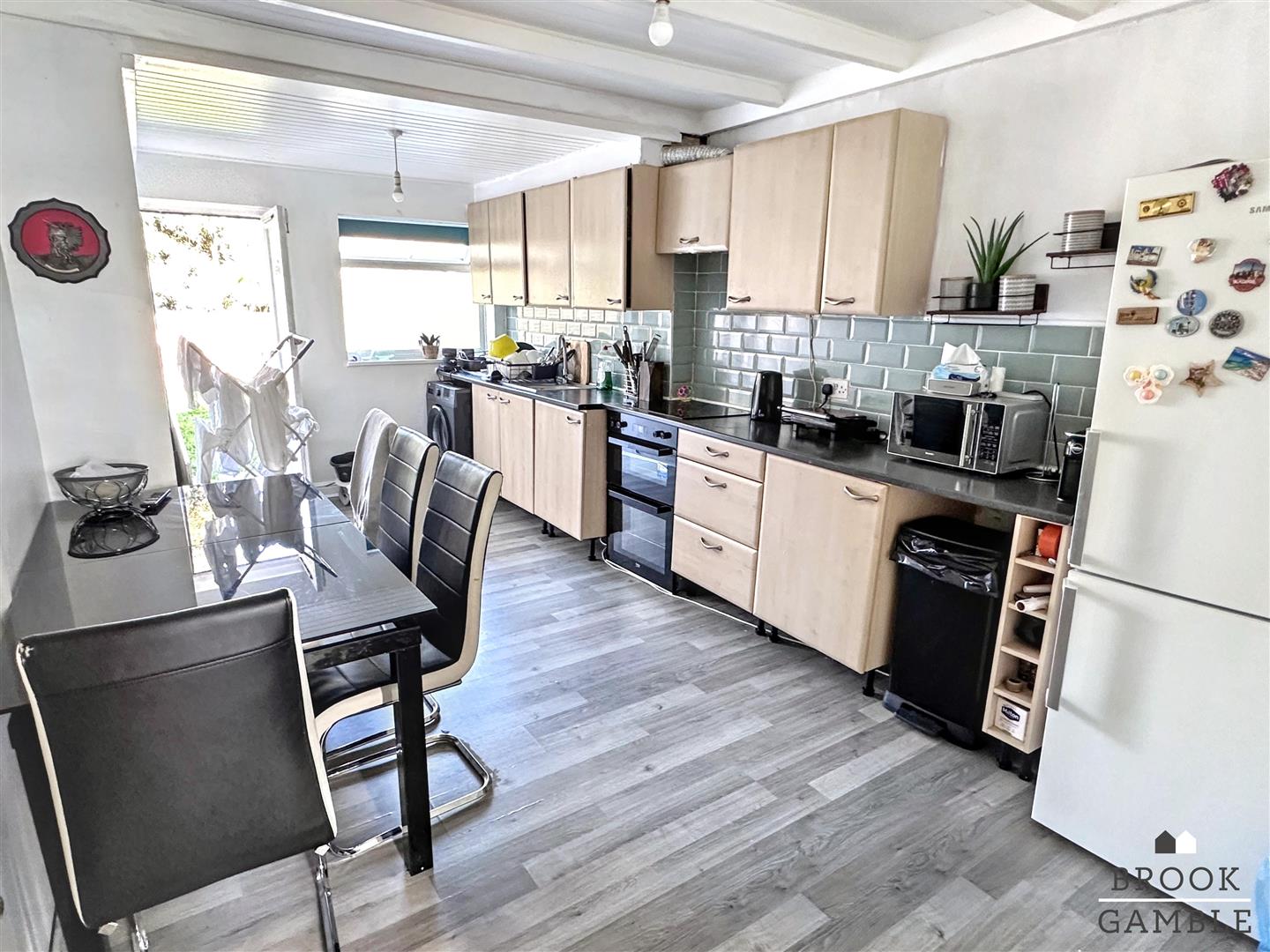 2 Bedroom House - Mid Terrace. Ashford Road in Eastbourne,  2